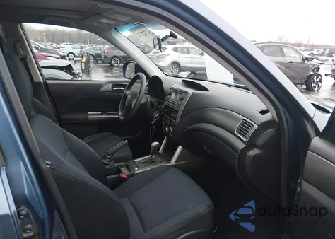 2011 Subaru Forester 2.5X Premium z USA, uszkodzony, nr VIN JF2SHADCXBH736509